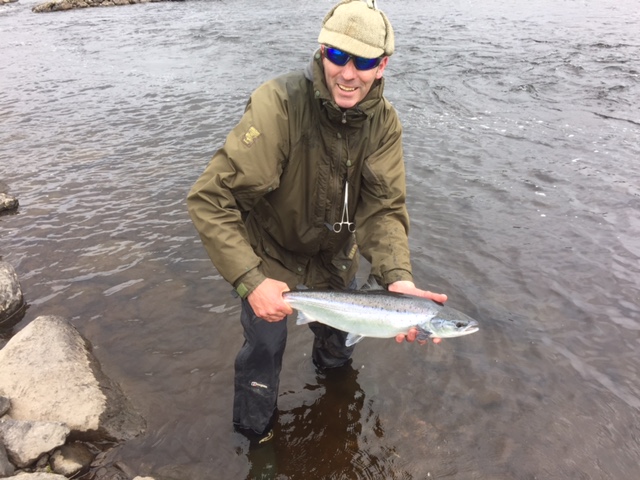Grimersta Head Ghillie returning 6lb fish to Seapool